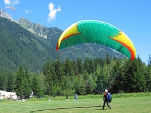 Descubre la emoción de volar en parapente